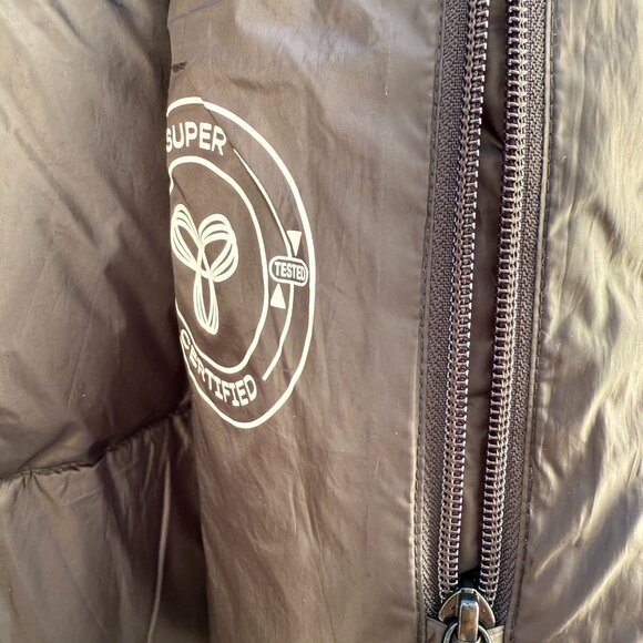 Aritzia | Supper Puffer | Shorty | XS | Champaign | Great Condition Minor Flaw - Picture 5 of 14